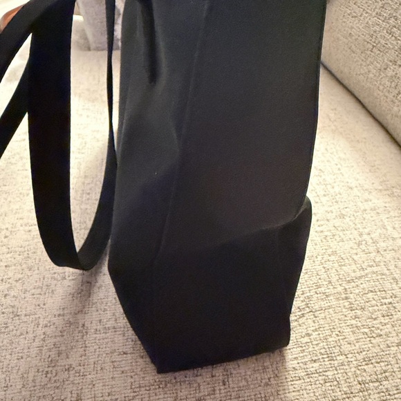 Preston & York NWOT long handle black nylon Tote bag 11x16 includes charm - Picture 13 of 15